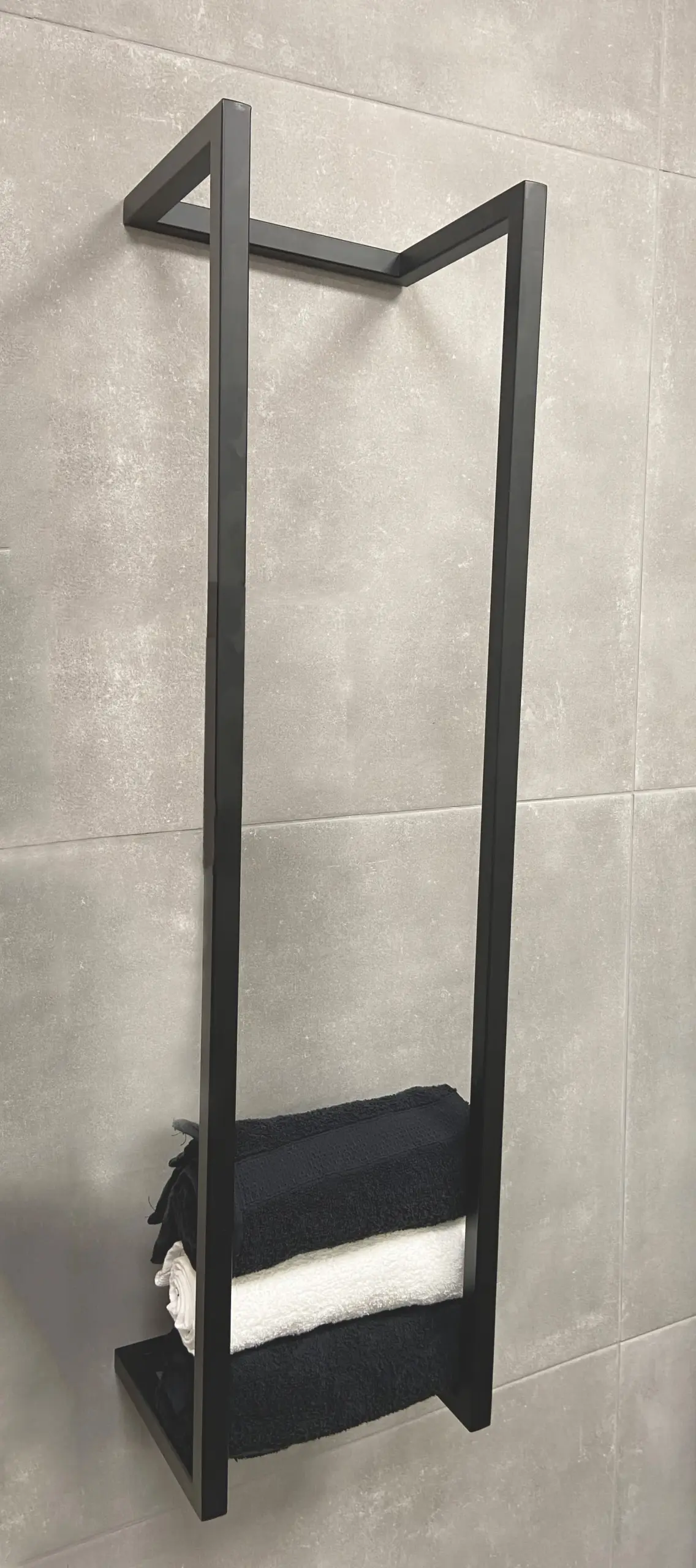 Wiesbaden Loft handdoekrek 95 x 25 x 20 cm mat zwart